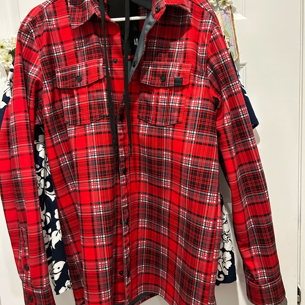 VOLCOM—DWR-Vibrant Red Plaid Men's Casual Button-Down Shirt NWOT